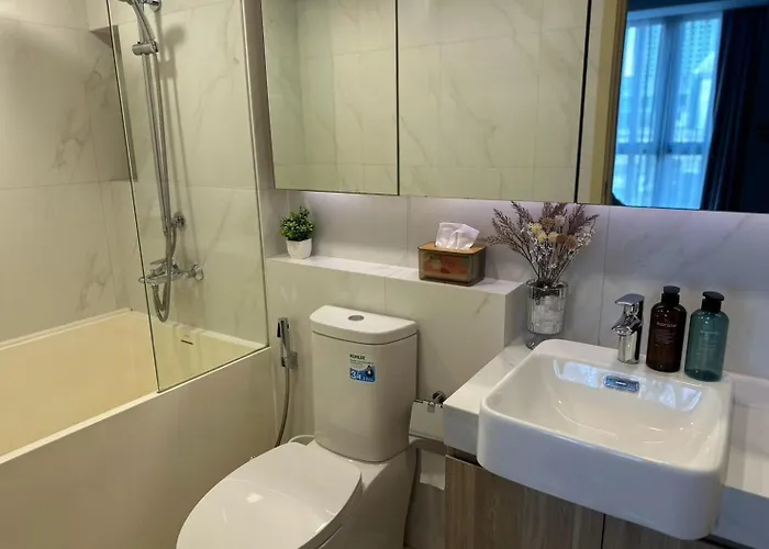 Modern Asoke Apartment *
