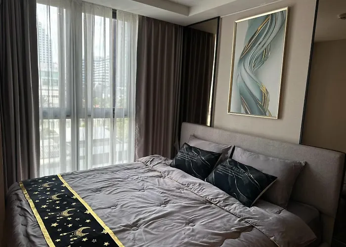 Modern Asoke Apartment