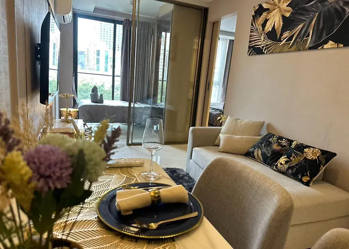 Modern Asoke Apartment Bangkok