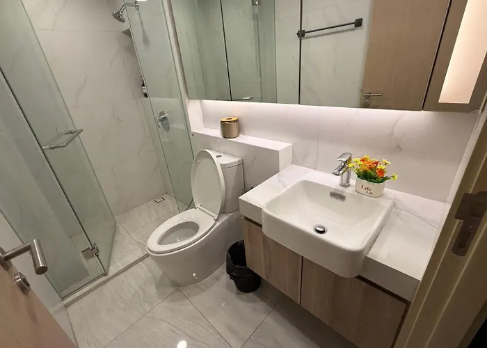 Modern Asoke Apartment *