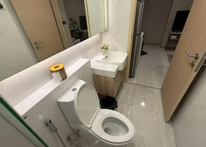 Modern Asoke Apartment *