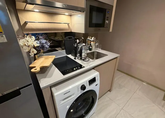 Modern Asoke Apartment