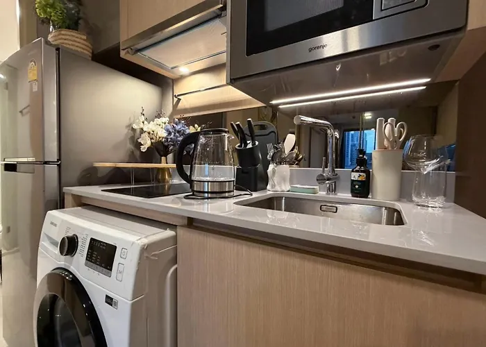 Modern Asoke Apartment