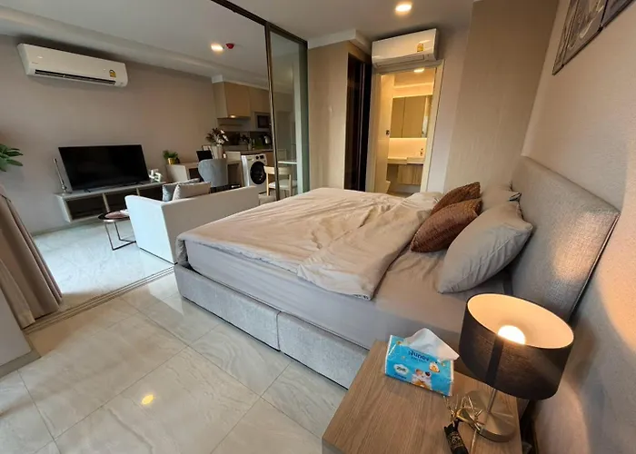 Modern Asoke * Bangkok