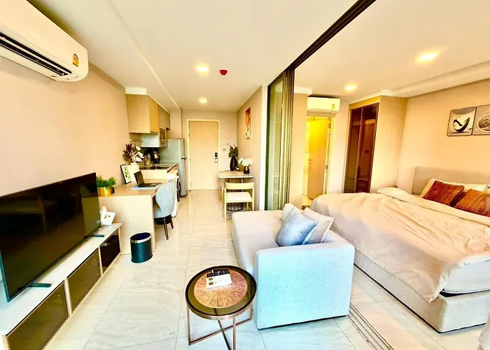 Modern Asoke Apartment *