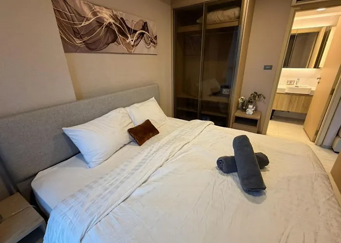 Modern Asoke Apartment *
