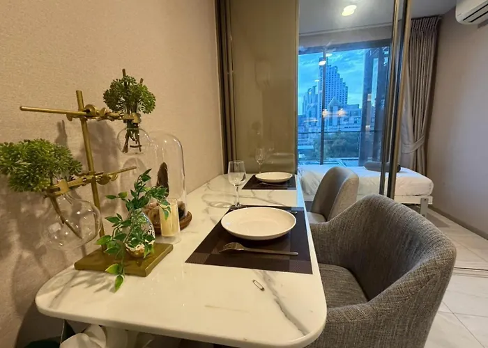 Modern Asoke Apartment *